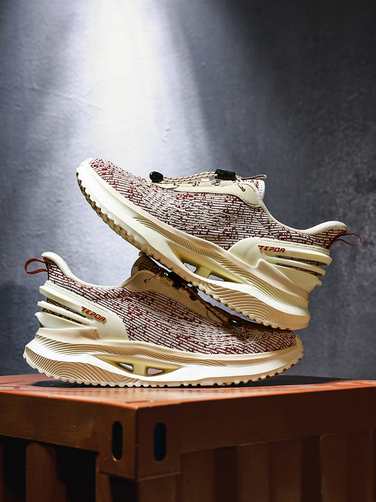 Lantu Ultralight Cosmos Series X sneaker: light-gray 3D fly-knit upper, white MD supercritical midsole, integrated arch stabilizer and anti-skid TPU heel counter.